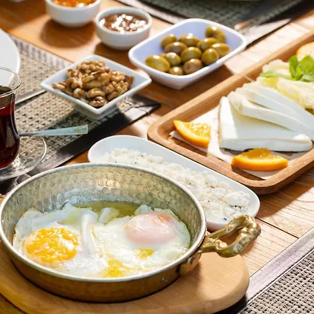 Ξενοδοχείο με διαμερίσματα Kerem 4*